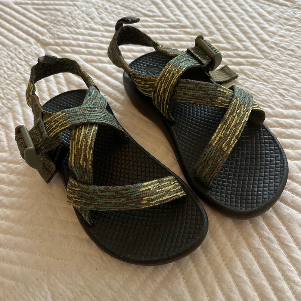 Kids size 13 sandals